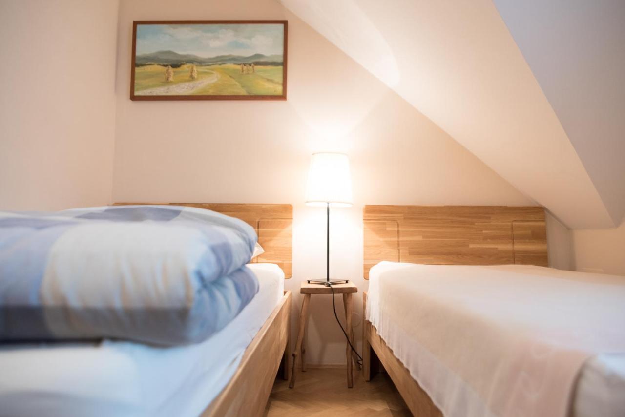 Bed & Breakfast Dvorec Petrovče Extérieur photo