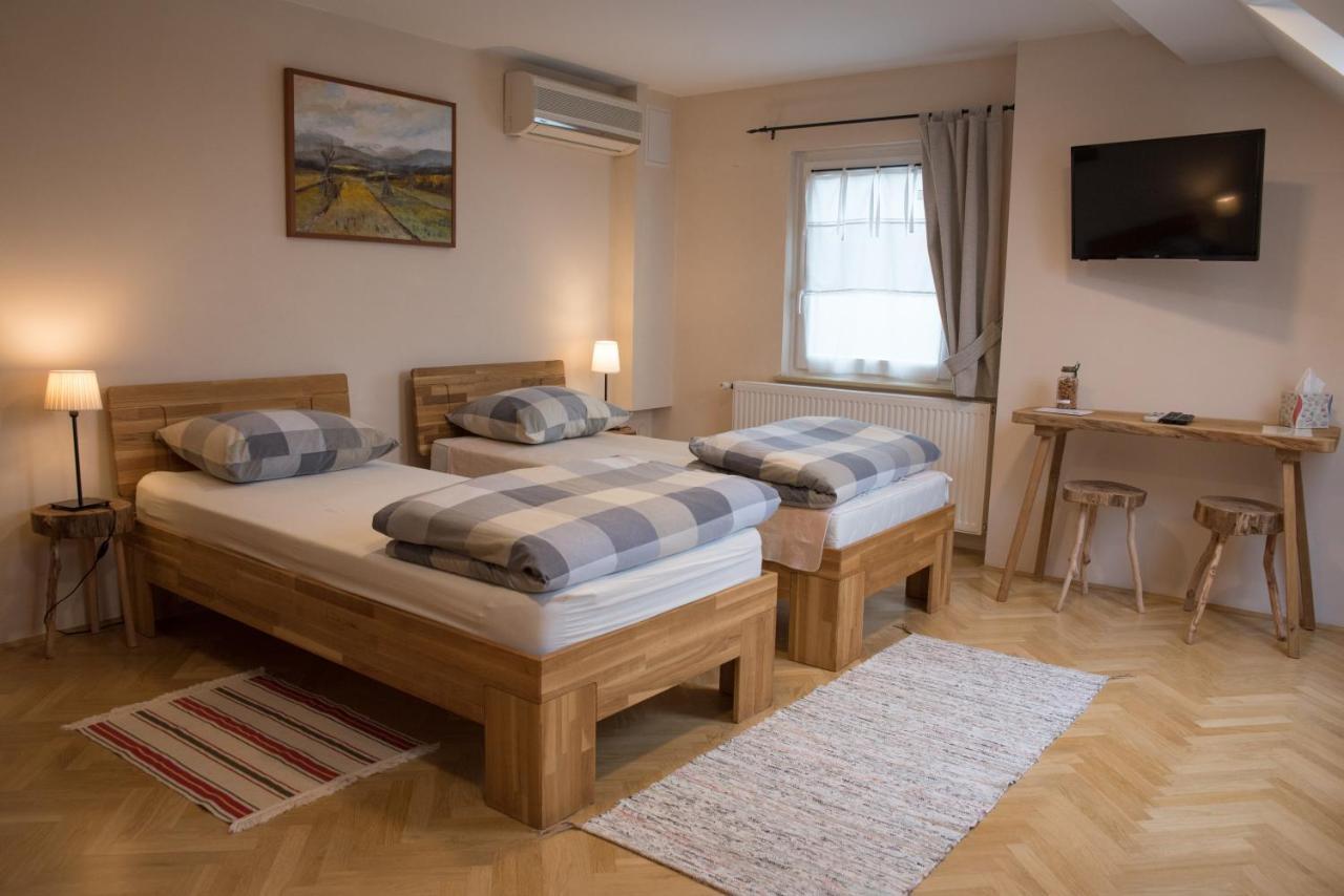 Bed & Breakfast Dvorec Petrovče Extérieur photo